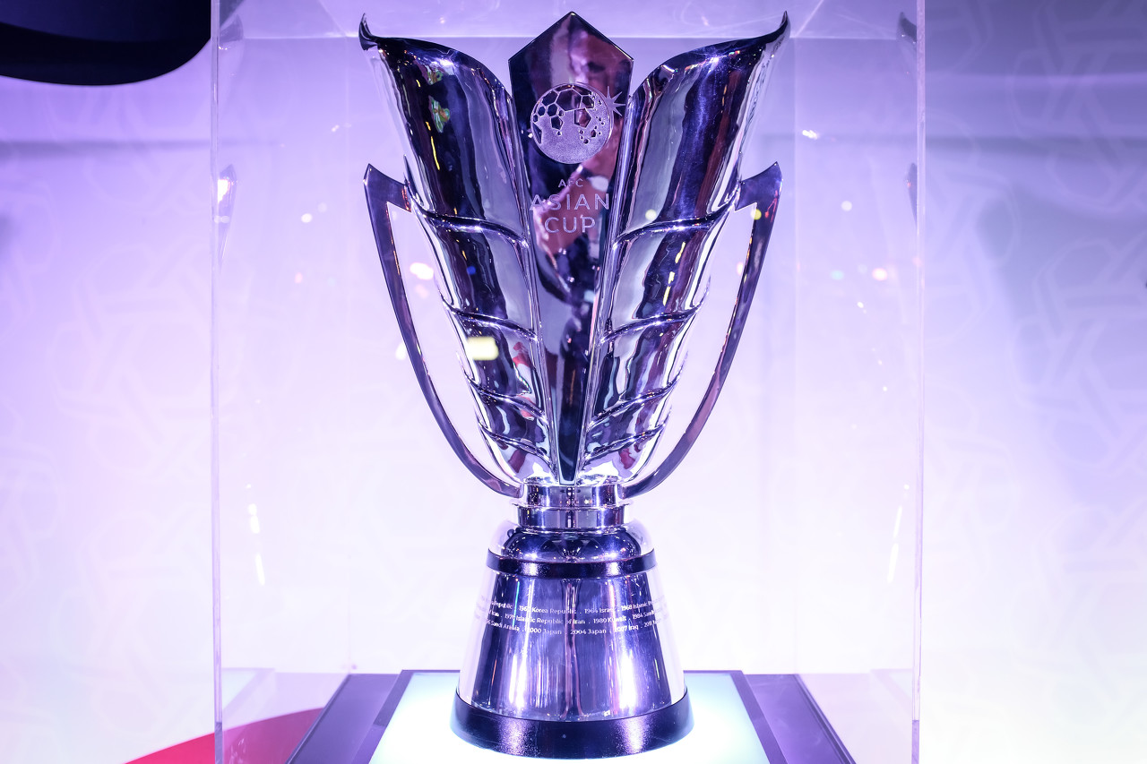 开云官网-霍启山两会提案：建议粤港澳大湾区联合申办足球亚洲杯